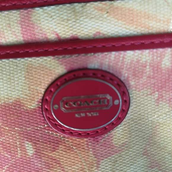 3 for$15 Coach Pink / Red Wristlet Floral Pattern 6" Long with Zipper Bag / - Picture 5 of 8